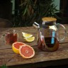 9541 FISSMAN Заварочный чайник 1200мл с бамбуковой крышкой и стальным фильтром (жаропрочное стекло)