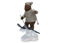 0222 FISSMAN Статуэтка "Медведь на лыжах" 15,5х13х24см (полирезин)